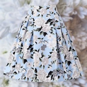 NWT NEW vintage style swing skirt, Floral bue and white, Medium